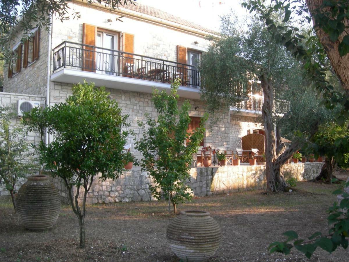 Baronessa'S Apartments Gaios Exteriör bild